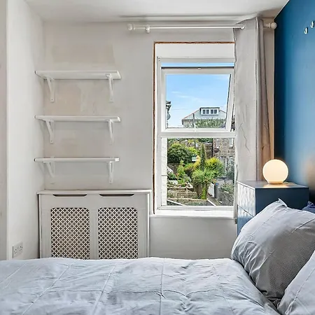 Finest Retreats - Poppy Of Penzance