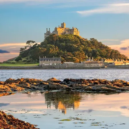Finest Retreats - Poppy Of * Penzance